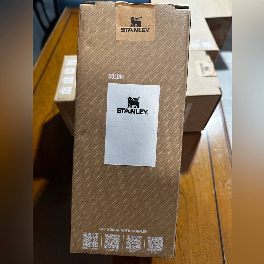 Stanley 30oz brandnew sealed (white)